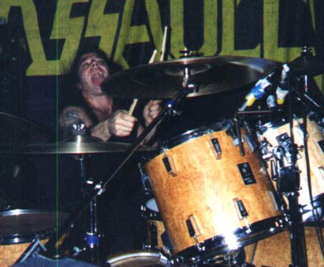 glndrms.jpg (52640 bytes)